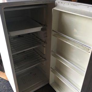 Mid size refrigerator